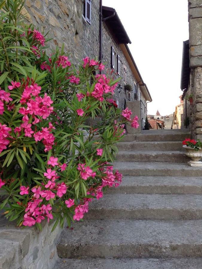 Mini Appartamenti Nonna Nella Barbarasco Exteriör bild